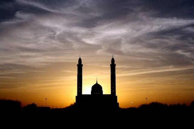 Ilustrasi jelaskan keunikan dari Masjid Menara Kudus. Sumber: pexels.com.