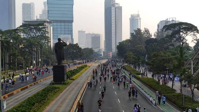 Ilustrasi cara jualan di CFD. Foto: Jonathan Devin/kumparan