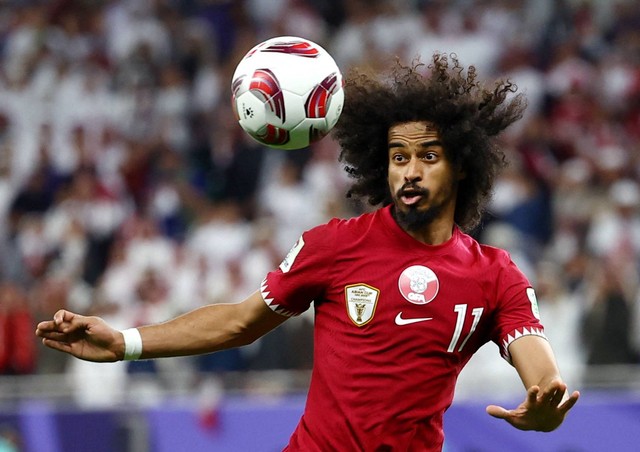 Akram Afif saat Iran vs Qatar dalam laga semifinal Piala Asia di Al Thumama Stadium, Doha, pada 8 Februari 2024. Foto: REUTERS/Molly Darlington