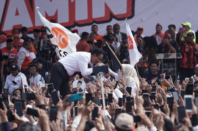 Capres 01, Anies Baswedan, saat kampanye akbar di Lapangan Jayaraga Garut, Kamis (8/2/2023). Foto: Dok. Istimewa