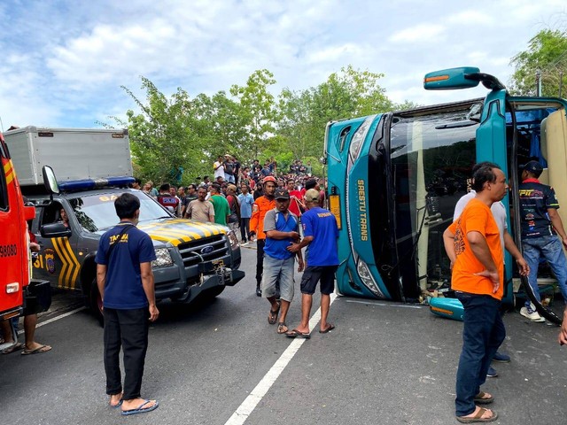 Korban Tewas Kecelakaan Bus Di Bukit Bego Bantul Bertambah Lagi, Jadi 3 ...