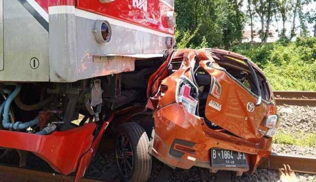 KRL tabrak mobil di Tenjo. Dok: Polsek Tenjo