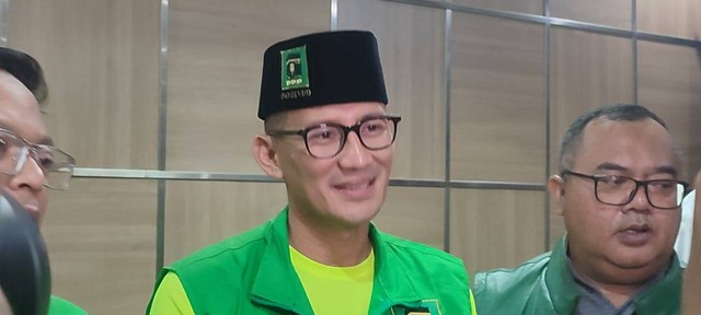 Ketua Bappilu PPP, Sandiaga Uno, di Kantor DPW PPP, Kota Bandung, pada Kamis (8/2). 
 Foto: Rachmadi Rasyad/kumparan