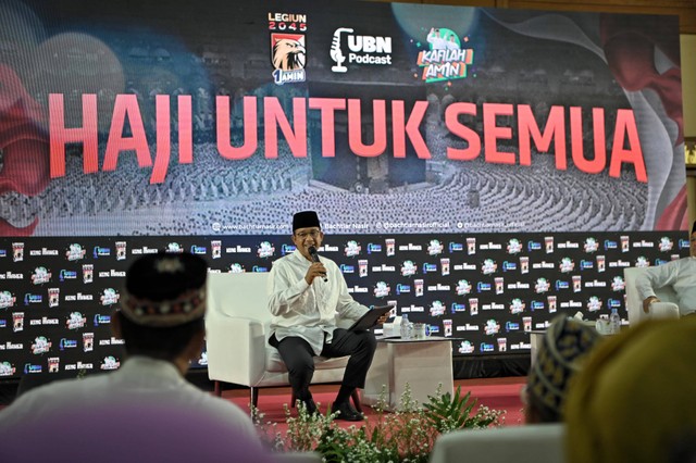 Capres 01, Anies Baswedan dalam dialog bertajuk "Haji untuk Semua" bersama Bachtiar Nasir di Al Azhar Jakarta, Kamis (8/2/2024). Foto: Dok. Istimewa