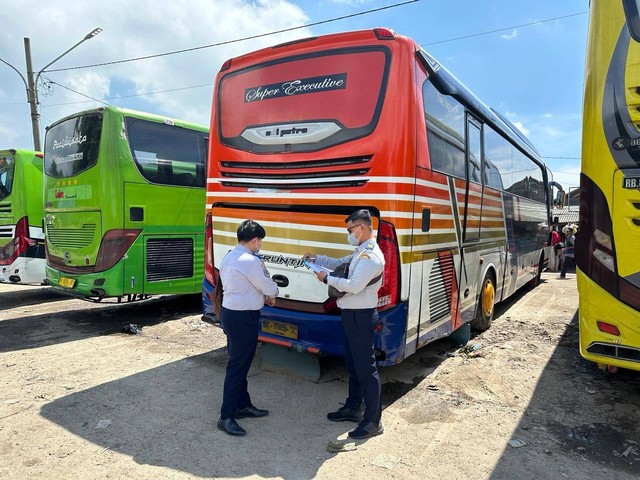 Ilustrasi bus pariwisata. Foto: istimewa