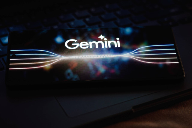 Ilustrasi chatbot AI Google Gemini. Foto: Shutterstock