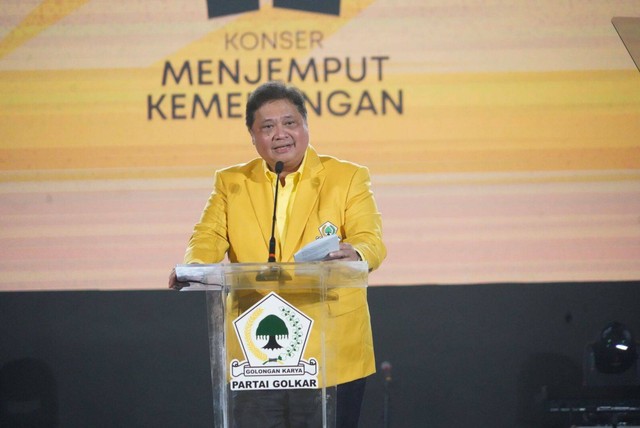 Ketua Umum Golkar Airlangga Hartarto di kampanye pamungkas bertajuk Konser Menjemput Kemenangan di Lembang, Bandung, Jumat (9/2/2024). Foto: Golkar 