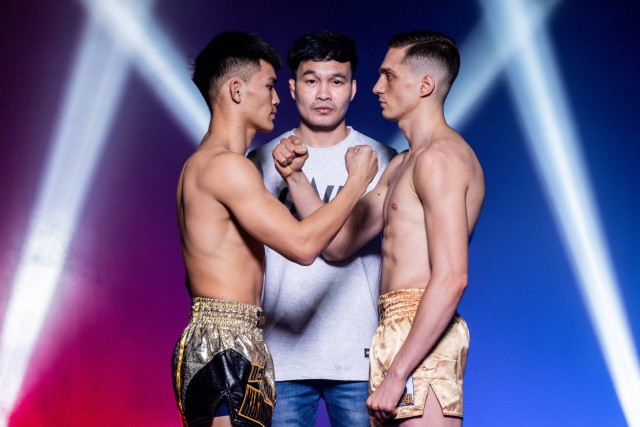 Rambolek Chor Ajalaboon (kiri) akan berhadapan dengan Soner “Golden Boy” Sen dalam laga Muay Thai kelas bantam. Foto: ONE Championship