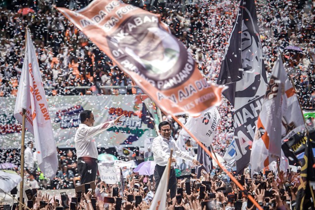 Paslon 01 Anies Baswedan dan Muhaimin Iskandar (AMIN) pada kampanye akbar terakhir AMIN, di Jakarta International Stadium (JIS), Jakarta Utara, Sabtu (10/2/2024). Foto: Dok. Istimewa