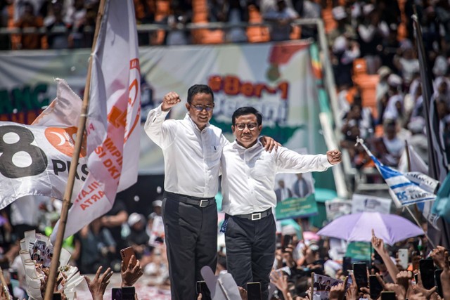 Paslon 01 Anies Baswedan dan Muhaimin Iskandar (AMIN) pada kampanye akbar terakhir AMIN, di Jakarta International Stadium (JIS), Jakarta Utara, Sabtu (10/2/2024). Foto: Dok. Istimewa