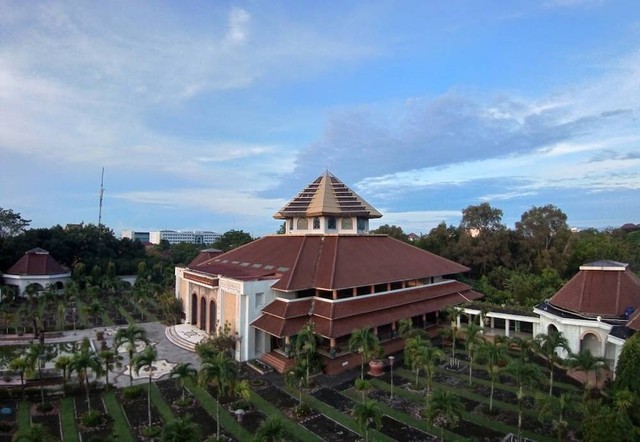 Ilustrasi Tempat Makan Sekitar UGM. Sumber Unsplash/RUMAH ZIS UGM