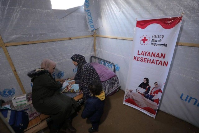 PMI buka layanan kesehatan keliling untuk pengungsi di Gaza. Foto: Instagram/@palangmerah_indonesia