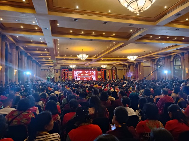 Suasana perayaan Tahun Baru Imlek Nasional 2575 Kongzili, di Balai Samudra, Jakarta Utara, Senin (12/2). Foto: Fadhil Pramudya/kumparan