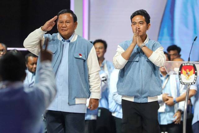 Paslon nomor urut 02 Prabowo Subianto dan Gibran Rakabuming Raka menghadiri Debat Kelima Pilpres 2024 di Jakarta Convention Centre (JCC), Jakarta, Minggu (4/2/2024). Foto: Iqbal Firdaus/kumparan