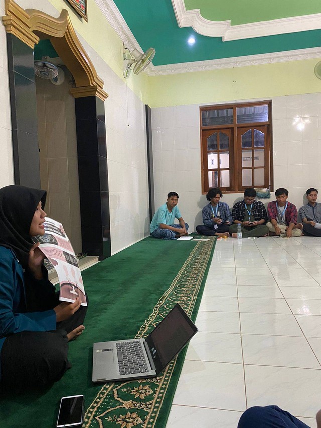 Penyuluhan kesetaraan gender kepada Karang Taruna Dukuh Doyo, Desa Ngawonggo