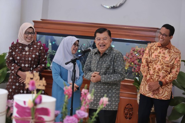 Wakil Presiden ke-10 dan ke-12 RI, Jusuf Kalla (JK) bersama Capres nomor urut 01, Anies Baswedan. Foto: Dok. Istimewa