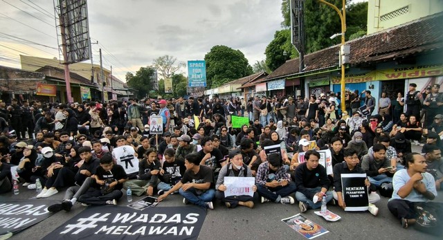 Massa di Gejayan Memanggil, Senin (12/2/2024). Foto: M Wulan