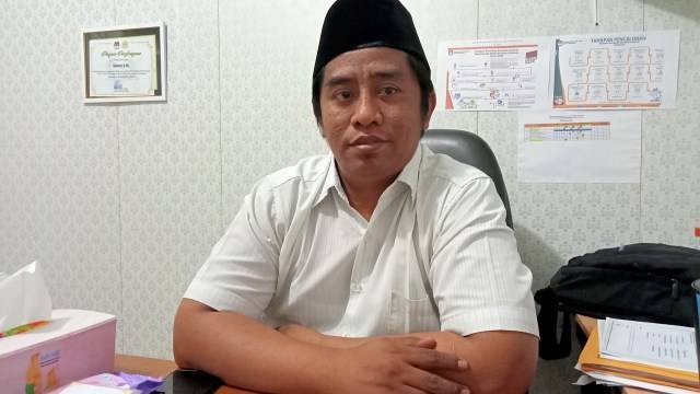 Komisioner KPU Kota Surabaya Divisi Sosialisasi, Pendidikan Pemilih, Partisipasi Masyarakat, dan SDM Subairi. Foto: Masruroh/Basra