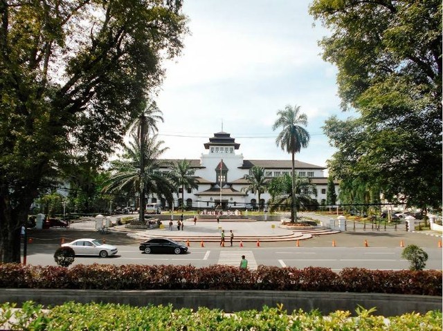 Taman di Bandung yang Gratis. Foto hanyalah ilustrasi bukan tempat sebenarnya. Sumber: Unsplash/Arfan Husni Hasibuan