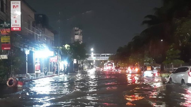 Banjir di Jakarta pagi ini, Rabu (14/2/2024). Foto: BPBD DKI Jakarta