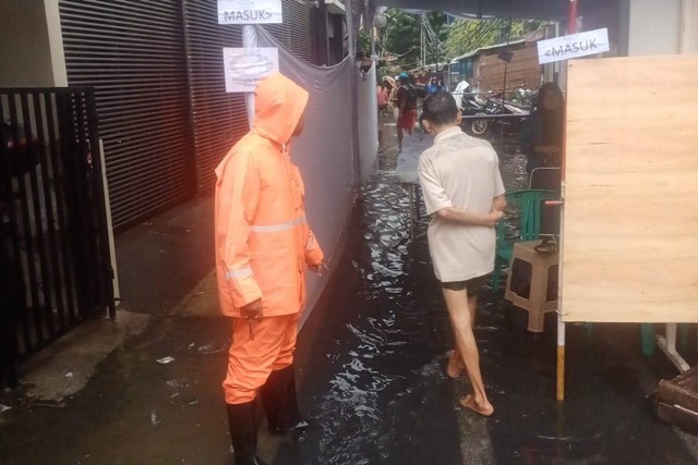 TPS di Kebon Sirih, Menteng, Jakpus, terendam banjir, Rabu (14/2/2024). Foto: BPBD DKI Jakarta