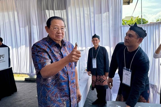 Presiden ke-6 Susilo Bambang Yudhoyono (SBY) Pemilu 2024 di TPS 016 Kelularah Ploso, Pacitan, Jawa Timur, Rabu (14/2/2024). Foto: Dok. Istimewa