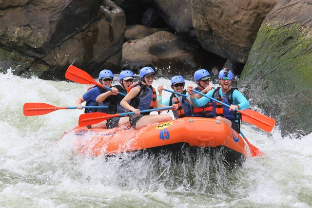 Rafting di Ubud. Foto hanya ilustrasi, Bukan tempat Sebenarnya. Sumber: Unsplash/jackalope