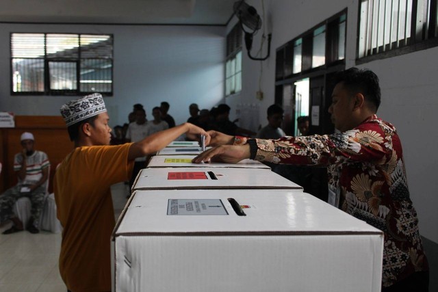 Warga Binaan Pemasyarakatan Lapas Palopo Memberikan Hak Suara di Pemilu 2024