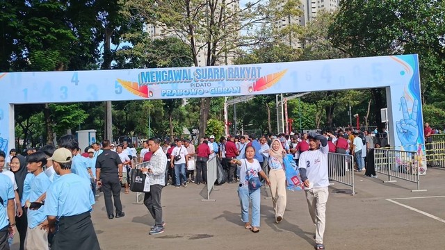 Suasana terkini jelang nobar quick count Prabowo-Gibran di Istora Senayan, Jakarta Pusat, Rabu (14/2/2024). Foto: Fadhil Pramudya/kumparan