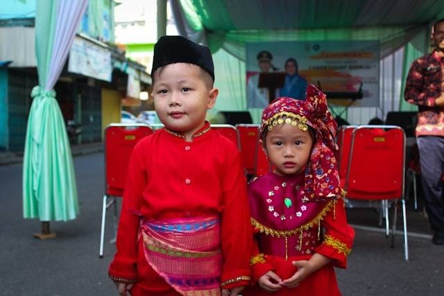 Contoh Kegiatan yang Dilakukan untuk Melestarikan Budaya Daerah. Foto hanya ilustrasi. Sumber foto: Unsplash/Taufiq