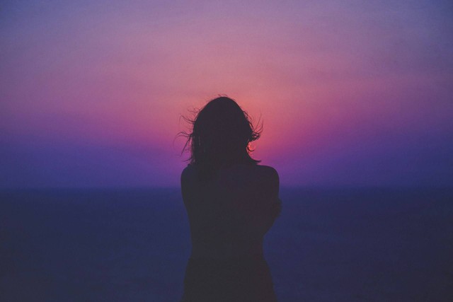 Ilustrasi ciri wanita yang gampang diselingkuhi. Sumber foto: Unsplash