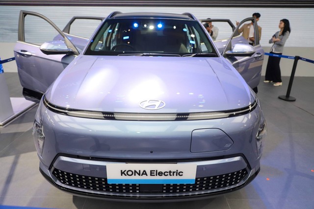 Hyundai KONA Electric hadir di IIMS 2024, JIExpo, Kemayoran, Jakarta, Kamis (15/2/2024). Foto: Iqbal Firdaus/kumparan