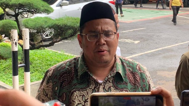 Ketua Bawaslu Rahmat Bagja di Kantor Bawaslu RI, Jakarta, Jumat (16/2/2024). Foto: Luthfi Humam/kumparan