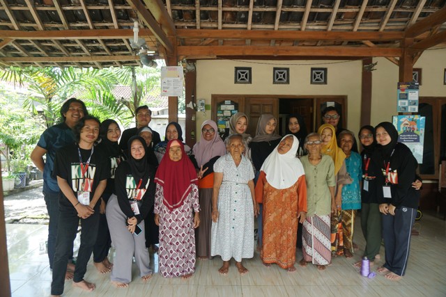 Foto Bersama Warga Dukuh Kalangan, Minggu (04/01). Dok Pribadi