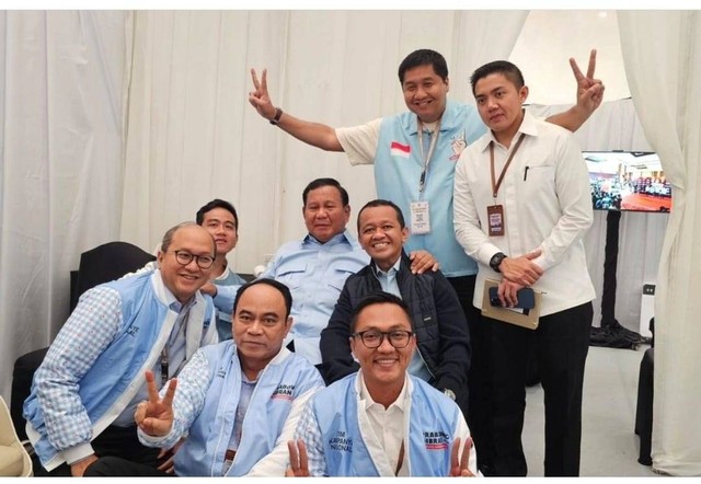 Maruarar Sirait bersama Prabowo-Gibran. Foto: istimewa