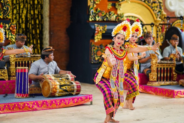 Ilustrasi Jadwal Festival Budaya di Indonesia 2024, Foto Unsplash/mtsjrdl