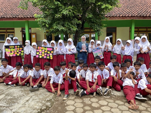 Pendidikan Karakter Anti Bullying ke SDN 02 Banjarejo