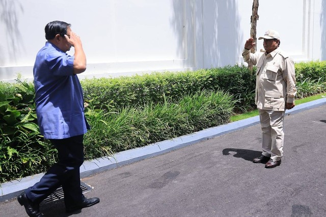 Momen Capres 02 Prabowo Subianto disambut Presiden ke-6 Susilo Bambang Yudhoyono (SBY) di Museum dan Galeri SBY-Ani, di Pacitan, Jawa Timur, Sabtu, 17 Februari 2024. Foto: Dok. Istimewa