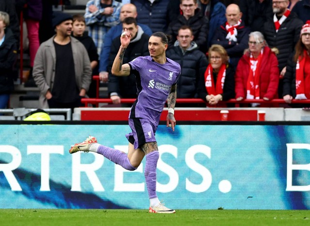 Selebrasi Darwin Nunez usai mencetak gol ke gawang Brentford di laga Liga Inggris. Foto: REUTERS/Andrew Yates