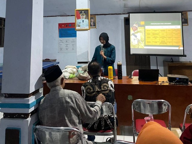 Presentasi Pelatihan Pertanian Organik pada Lahan Padi Sawah