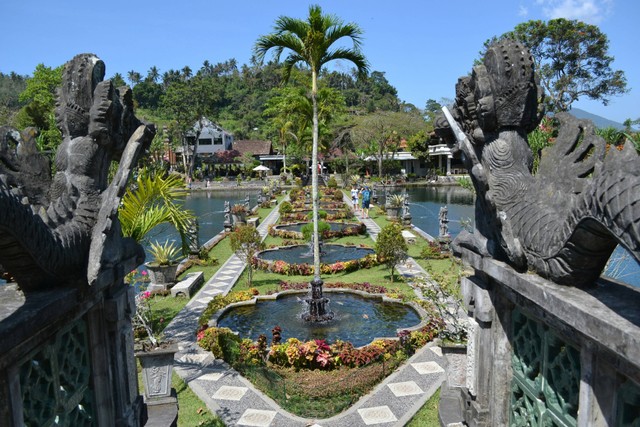 Istana Tampak Siring. Foto hanya ilustrasi, bukan tempat sebenarnya. Sumber: unsplash.com