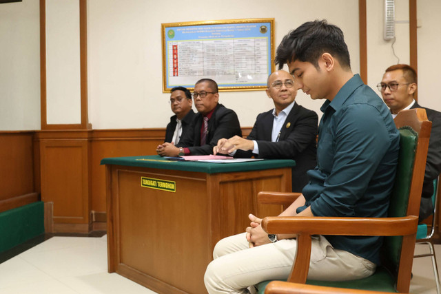 Ria Ricis dan Teuku Ryan menjalani sidang perceraian perdana di Pengadilan Agama Jakarta Selatan, Jakarta, Senin, (19/02/2024). Foto: Agus Apriyanto