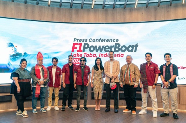 Konferensi pers F1 Powerboat yang akan kembali digelar di Danau Toba pada 2-3 Maret 2024. Foto: InJourney