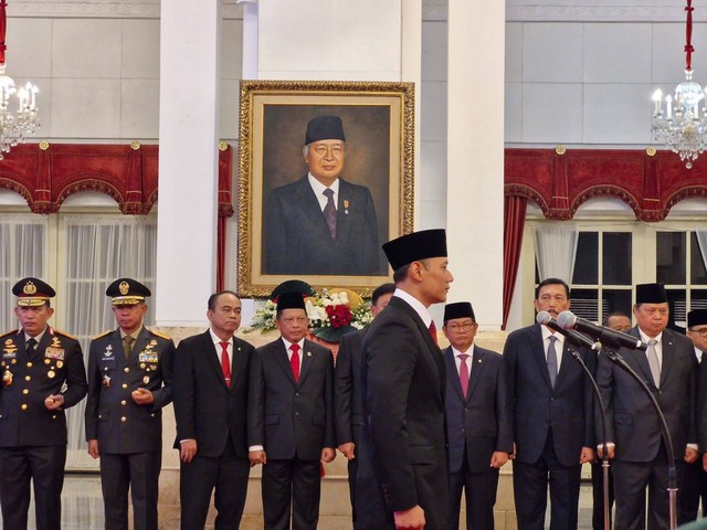 Menteri ATR/BPN AHY dilantik Presiden Jokowi. Foto: Nadia Riso/kumparan