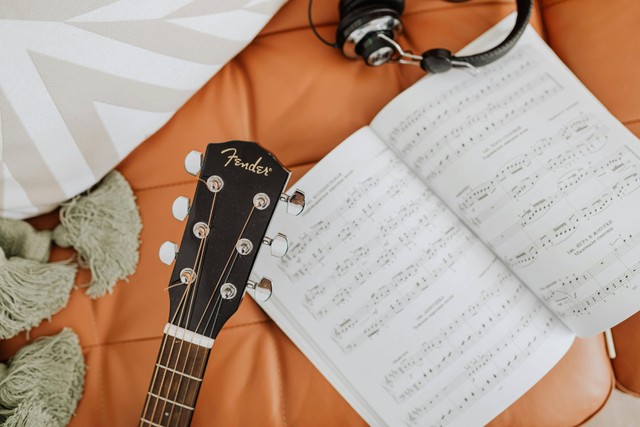 Not merupakan tanda yang digunakan untuk mewakili bunyi dengan frekuensi tertentu pada suatu karya musik.. Foto: Pexels.com