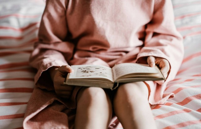 Ilustrasi kunci jawaban bahasa indonesia kelas 7 halaman 139. Sumber: annie spratt/unsplash