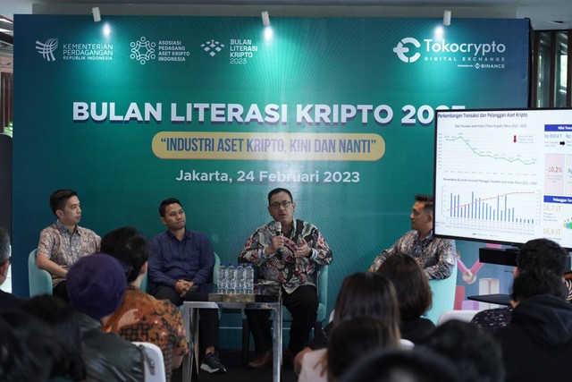 Diskusi panel di acara Tokocrypto Bulan Literasi Kripto 2023. Foto: Tokocrypto.