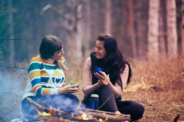 Jelaskan syarat terjadinya interaksi sosial. Sumber: pexels.com