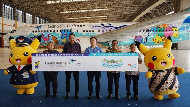 Pesawat Garuda Indonesia dengan livery Pikachu, "Pikachu Jet GA-1". Foto: Garuda Indonesia