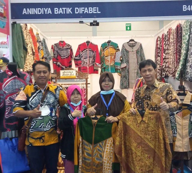 Batik Anindya hasil karya para difabel Semarang. Foto: Instagram/@anindya_batik